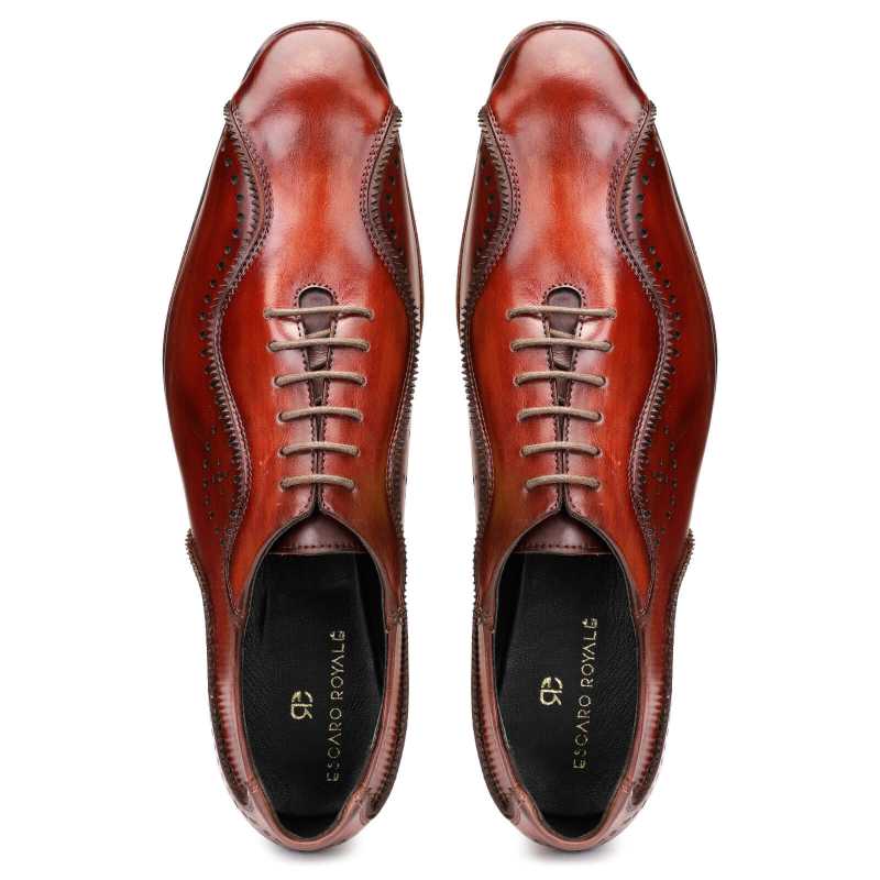 Earl Patina Oxford Shoes In Wine