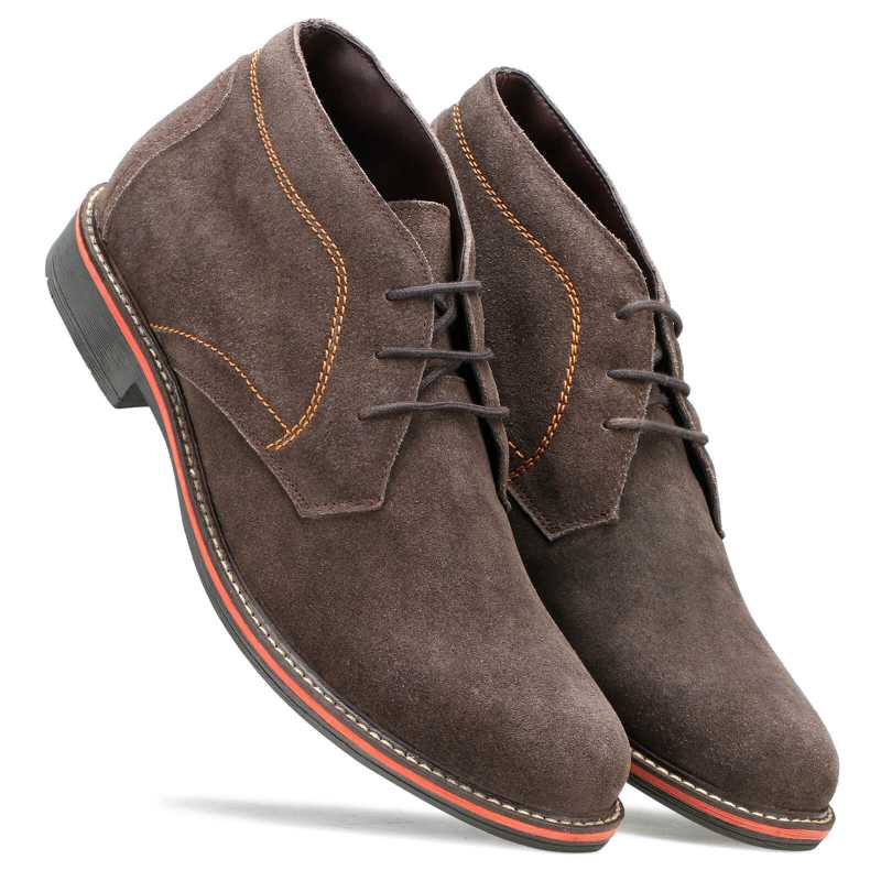 Comfortable Suede Chukka Boots in Brown