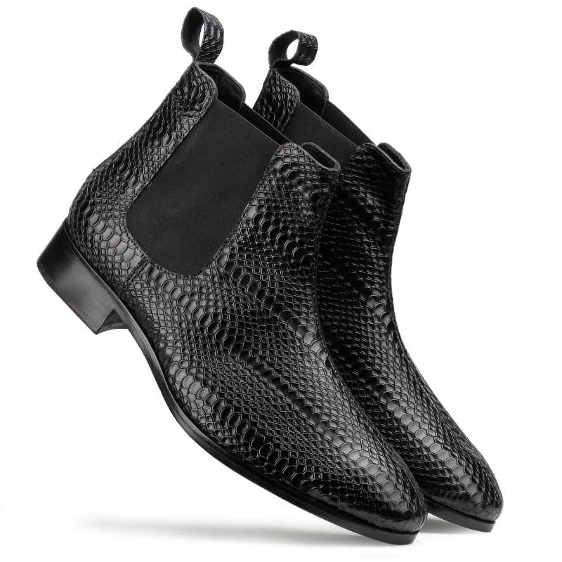 Neo Chelsea Boots In Black