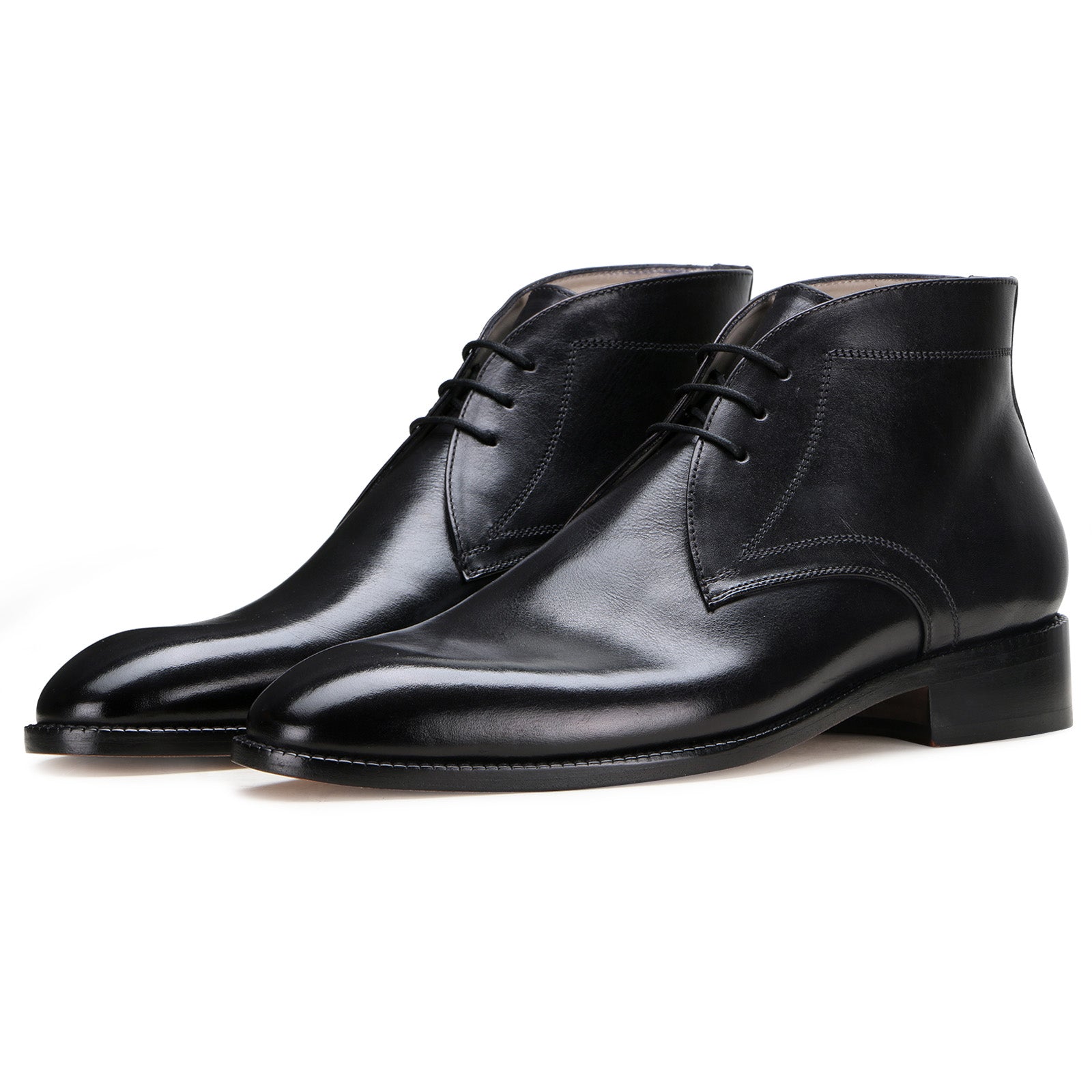 The Munich Chukka Boots In Black