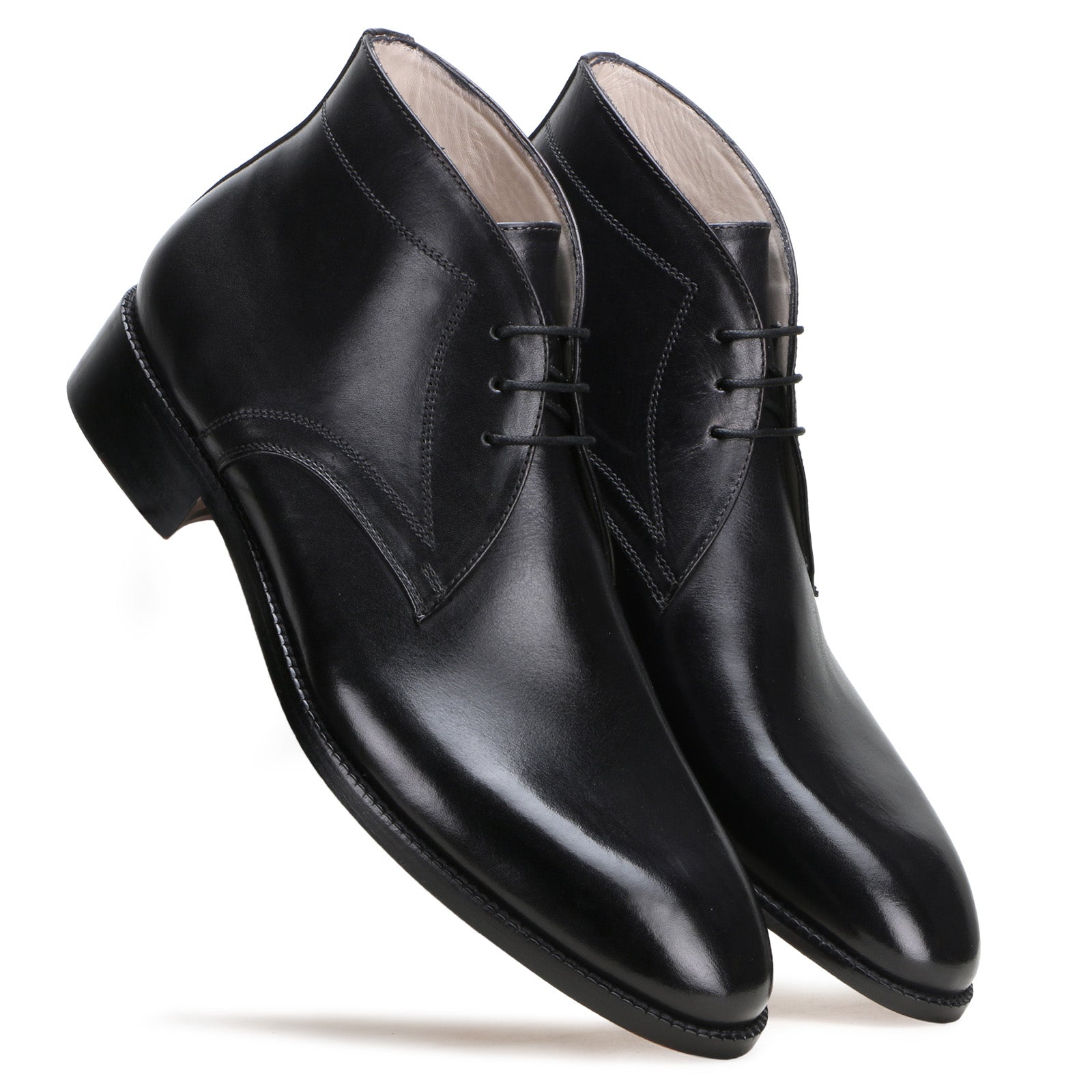 The Munich Chukka Boots In Black